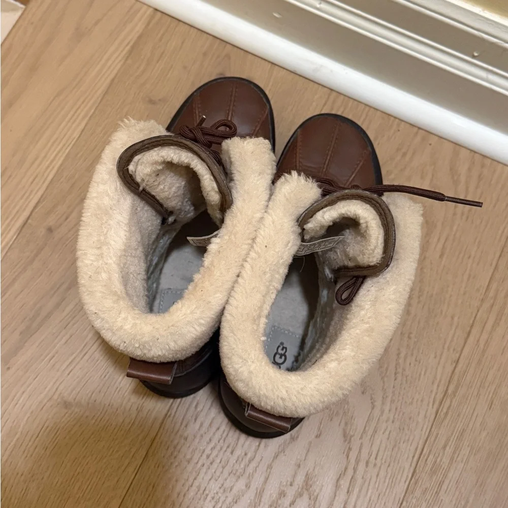 UGG Brown Adirondack Boots - Picture 5 of 6